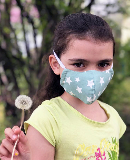 Für Kinder: Behelfs- Mund und Nasenmasken aus 100% Baumwolle - Farbe: Grün mit Sternen - 3 lagig